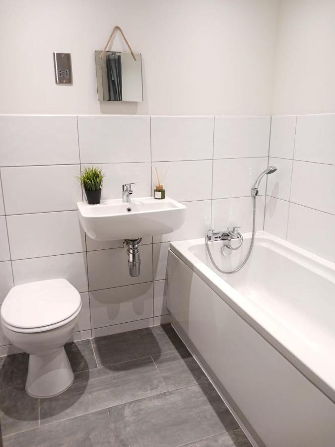 Bliss Apartments - Contractor 314 Брадфорт Екстериор снимка