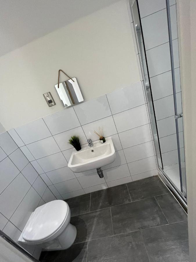 Bliss Apartments - Contractor 314 Брадфорт Екстериор снимка