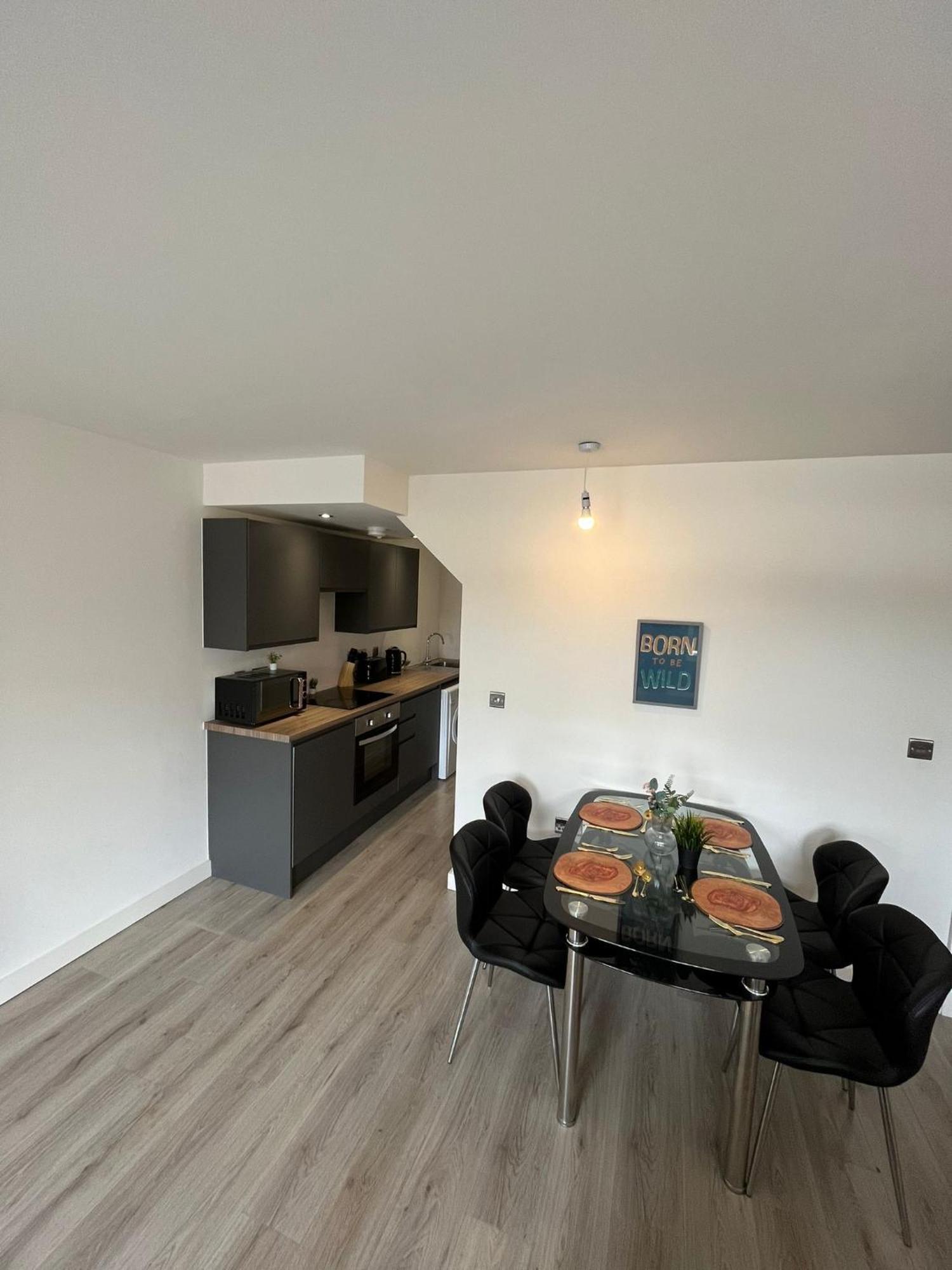 Bliss Apartments - Contractor 314 Брадфорт Екстериор снимка